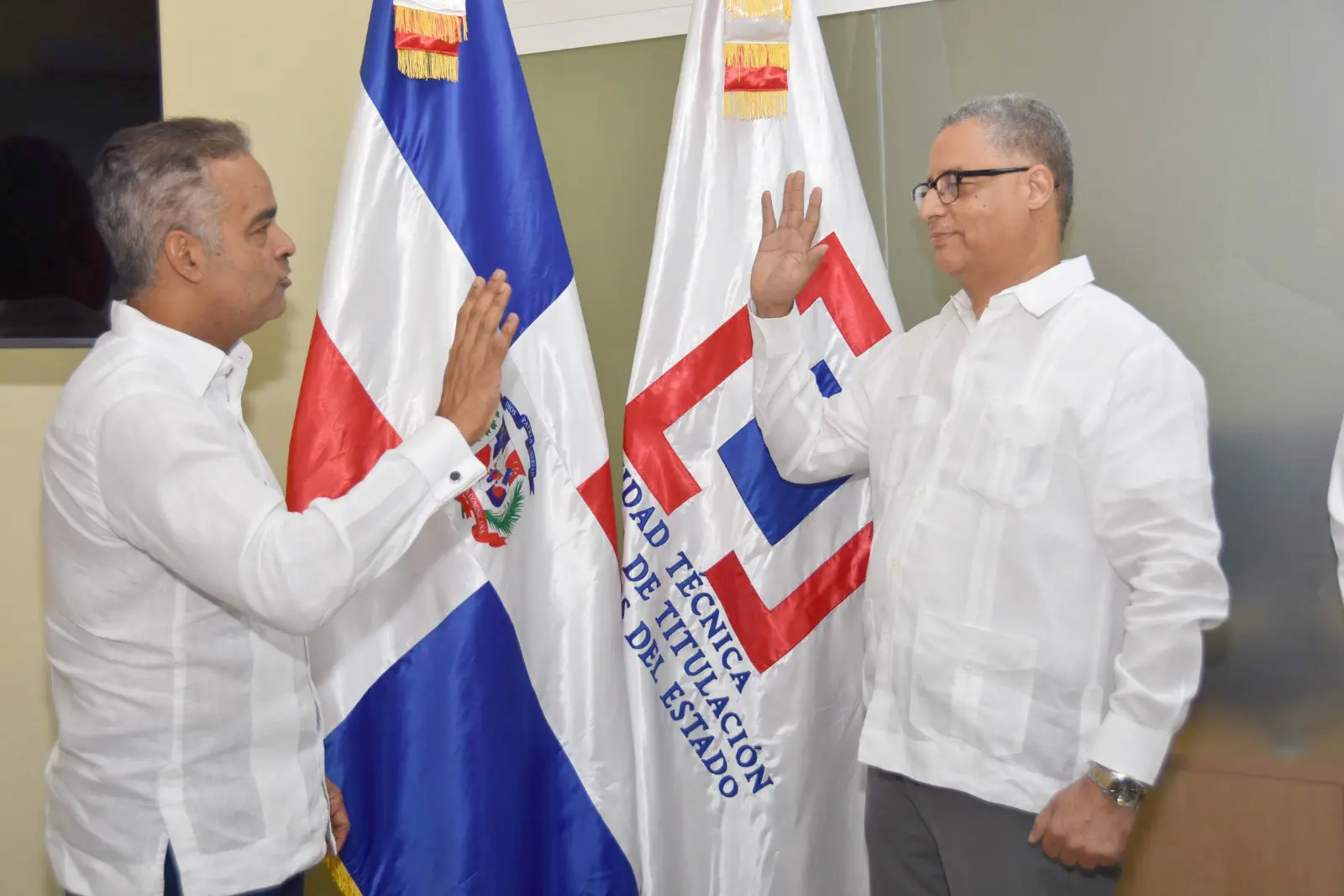 Joel Santos juramenta nuevo subdirector Titulación en región sur