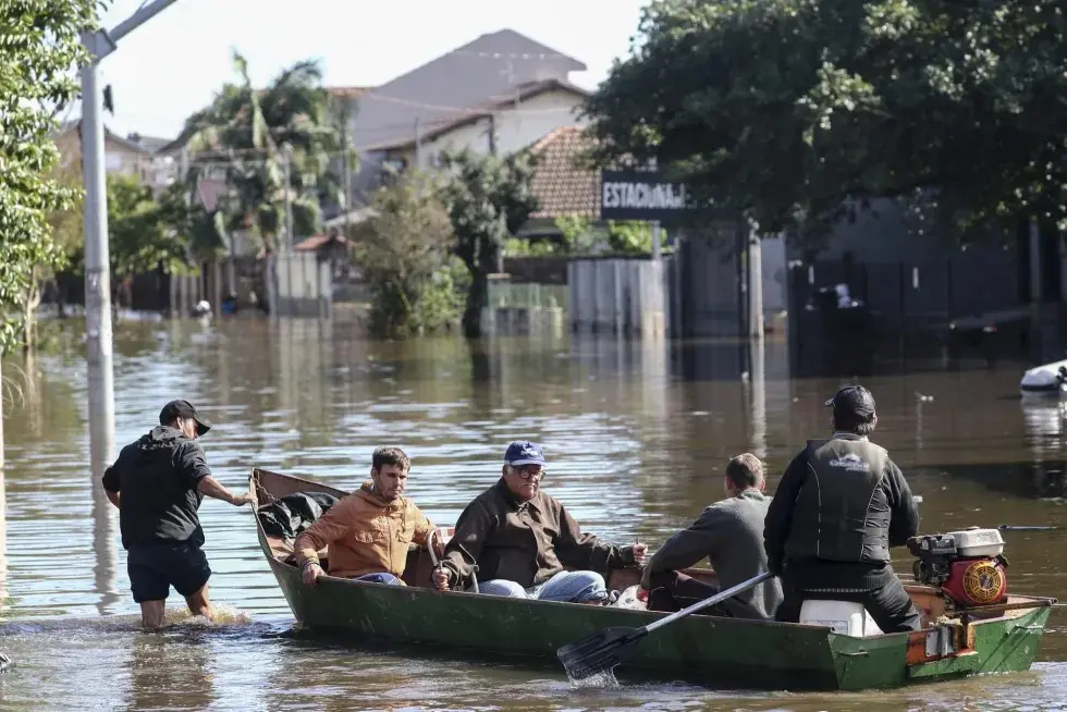 Brasil Sube a 155 el número de muertos en las inundaciones