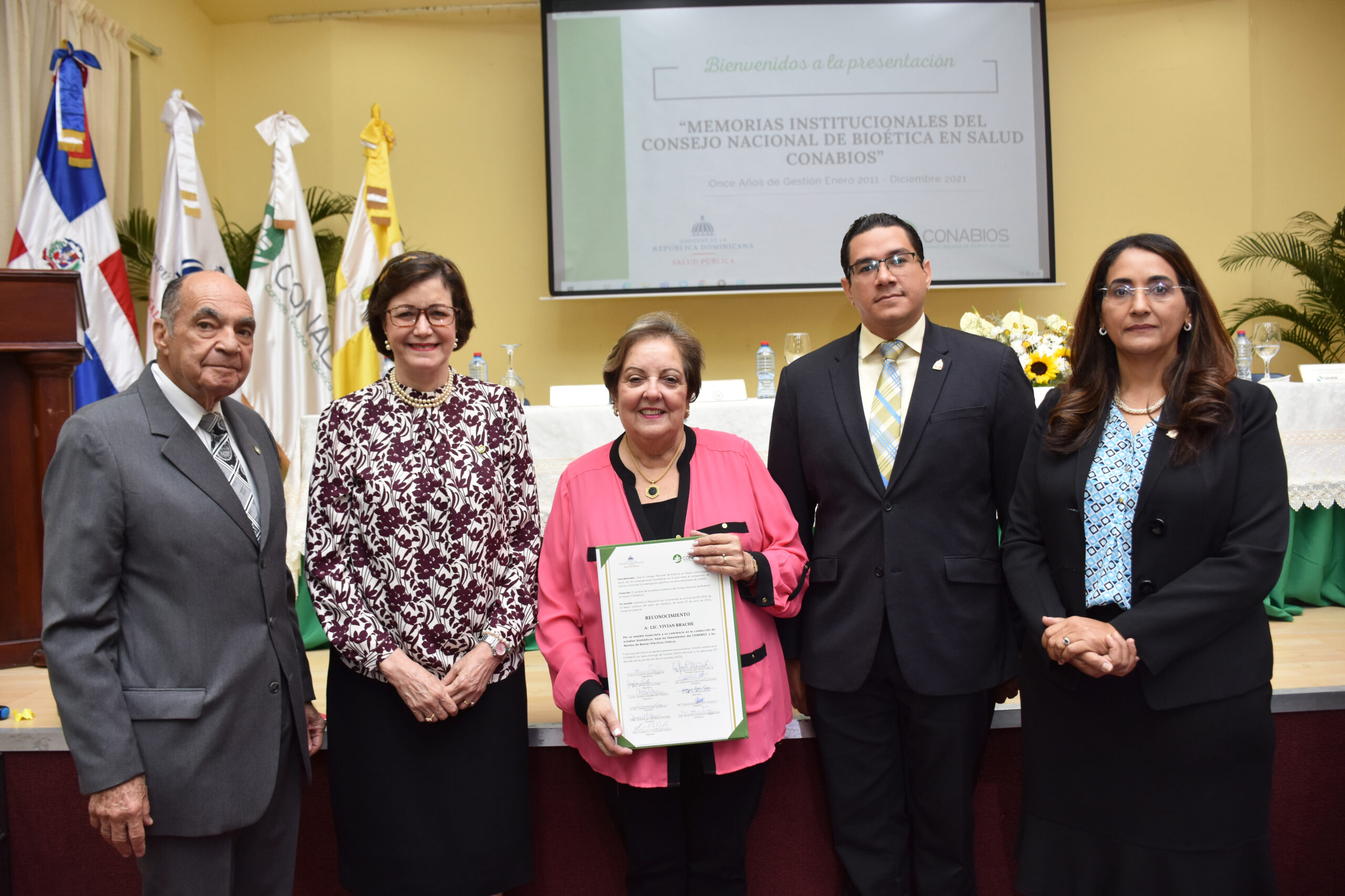 CONABIOS reconoce a investigadora de Profamilia Vivian Brache