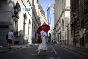 El Reino Unido pide a la ciudadanía que reduzca el consumo de agua ante el clima seco