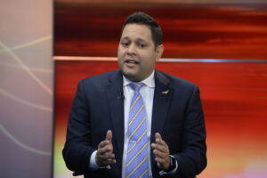 Capitán de aerolínea advierte alto riesgo operacional en aviación dominicana
