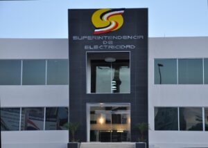 Distribuidoras de electricidad acreditan a los clientes lo cobrado como aumento