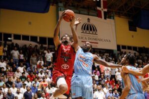 Leones están más cerca de la final al vencer a los Titanes