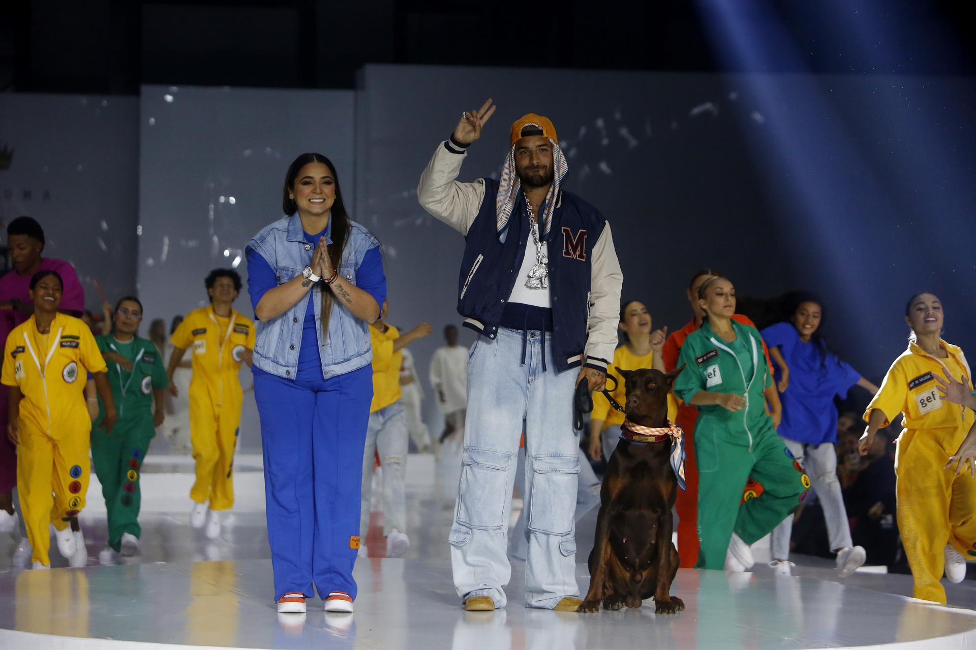 Maluma lleva su energía creativa a la moda con diseños que gritan inclusión