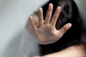 Dejan en libertad pareja de esposos acusada de intentar violar niña de 9 meses en Pedernales