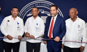 Unidad de Titulación de Terrenos del Estado y el IAD entregan 87 títulos de propiedad en Nueva York