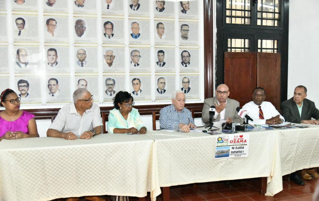 Academia de Ciencias recibe solicitud para integrarse a investigación sobre daños provocan barcazas sobre río Ozama