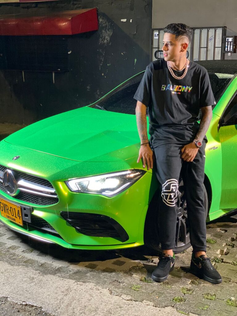 Sebas Singer Cantante colombiano Sebas R lanza nuevo sencillo “Amor a primera vista”
