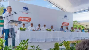 Abinader deja iniciados trabajos carretera une a San Juan con Elias Piña 