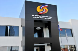 Superintendencia de Electricidad justifica aumento salarial en que hacía 5 años que no se ajustaban los sueldos