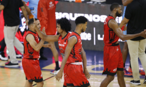Leones de Santo Domingo promueven “la buena convivencia” tras agresión verbal de Julio Duquela a periodistas deportivos
