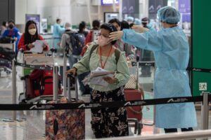 China elimina algunos requisitos de covid en aduanas al entrar en el país