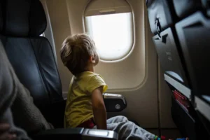 ¿Qué hacer cuando viajo en avión con niños con autismo? 