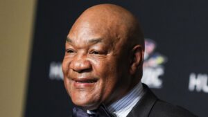El ex boxeador George Foreman fue acusado de haber abusado sexualmente a dos mujeres menores de edad