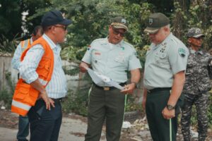 Obras Públicas y DIGESETT supervisan intervención de la autopista 6 de Noviembre