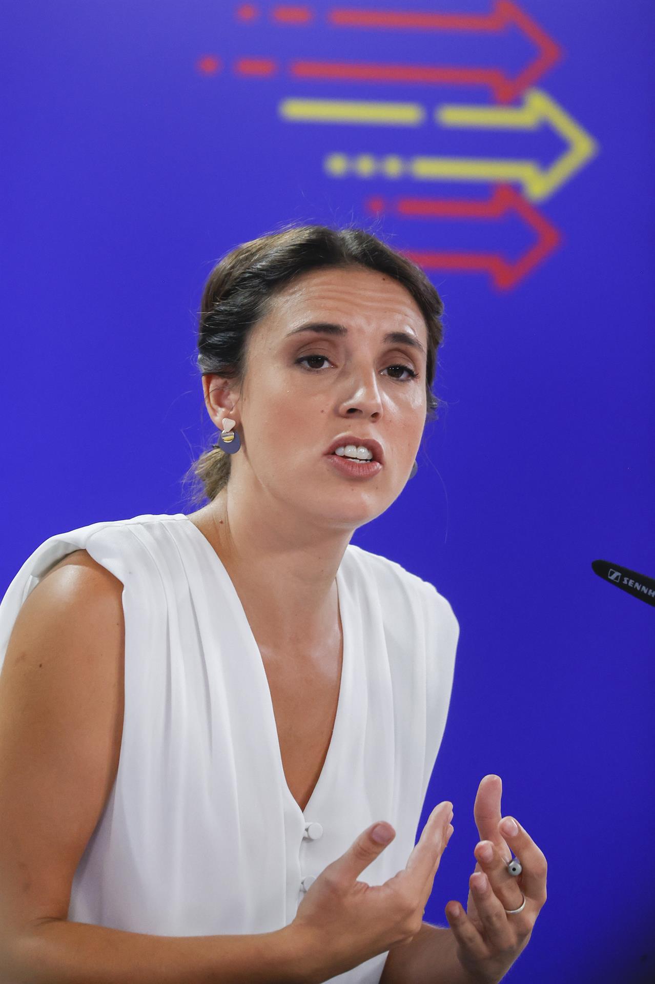 Gobierno español reforma la ley para garantizar el aborto en sanidad pública