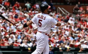 Pujols pega 2 HR y Cardenales vencen a Cerveceros