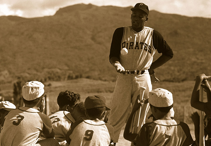 Otro que también se destacó por su ayuda humanitaria fue el jugador de béisbol puertorriqueño Roberto Clemente, quien brilló tanto como sus proezas en el terreno como por su lado humano.