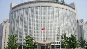 Cancillería de China dice Estados Unidos debe soportar las consecuencias de la visita de Pelosi a Taiwán
