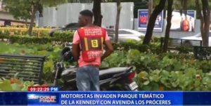 Motoristas invaden parque temático de la Kennedy con avenida Los Próceres 