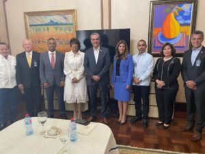 Presidente Abinader recibe nuevos directivos de la Cámara Minera 