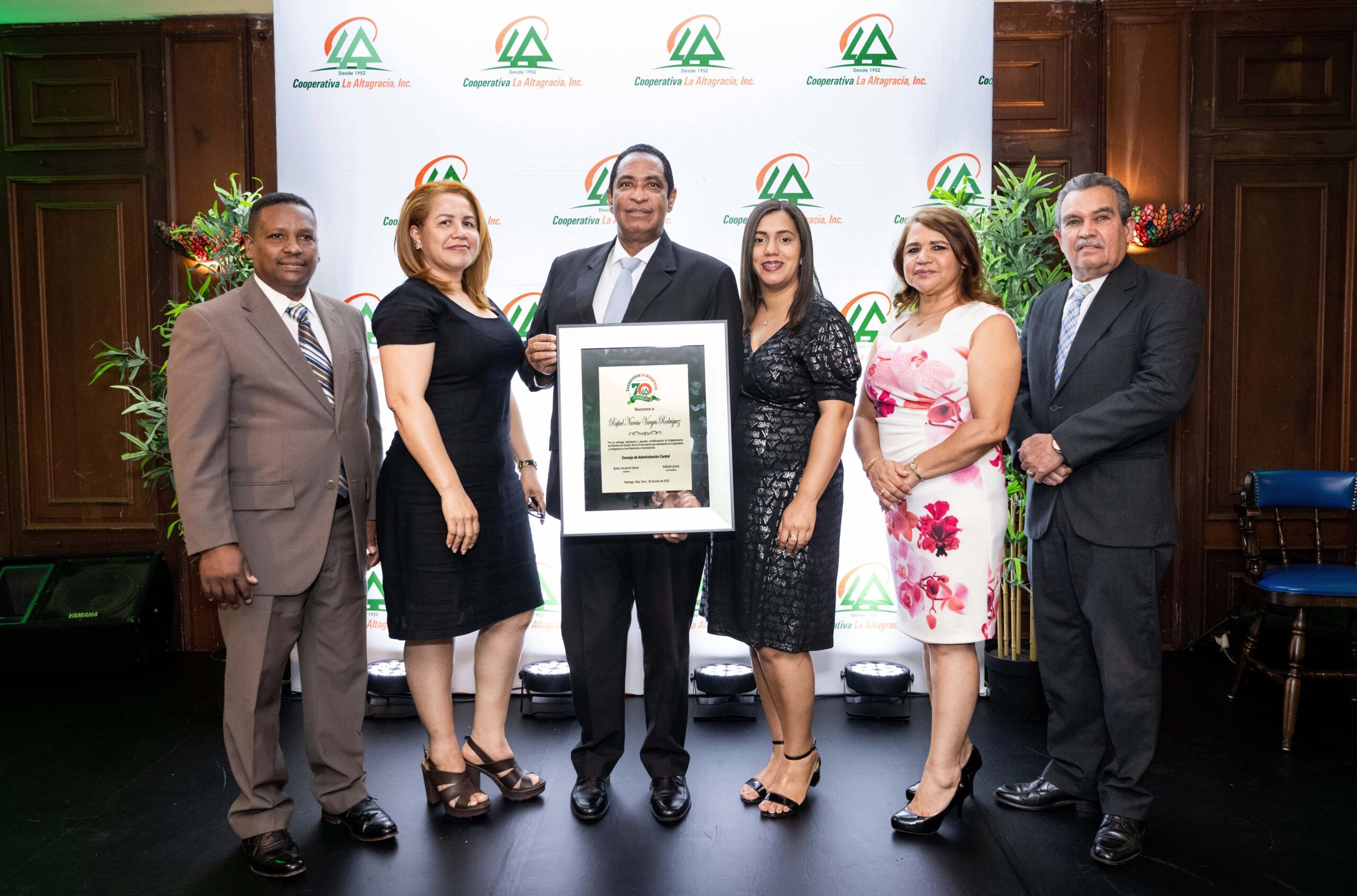 Cooperativa La Altagracia Reconoce a Socios Meritorios