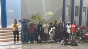 Policía Nacional de Azua detiene 13 haitianos que entraron al país de forma ilegal 