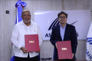 Búsqueda de soluciones a la problemática del sargazo une a INTEC y ASONAHORES 