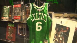 La NBA retira permanentemente el número 6 en honor a Bill Russell