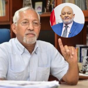 Roberto Fulcar entrega relación de programas y proyectos en marcha a Ángel Hernández