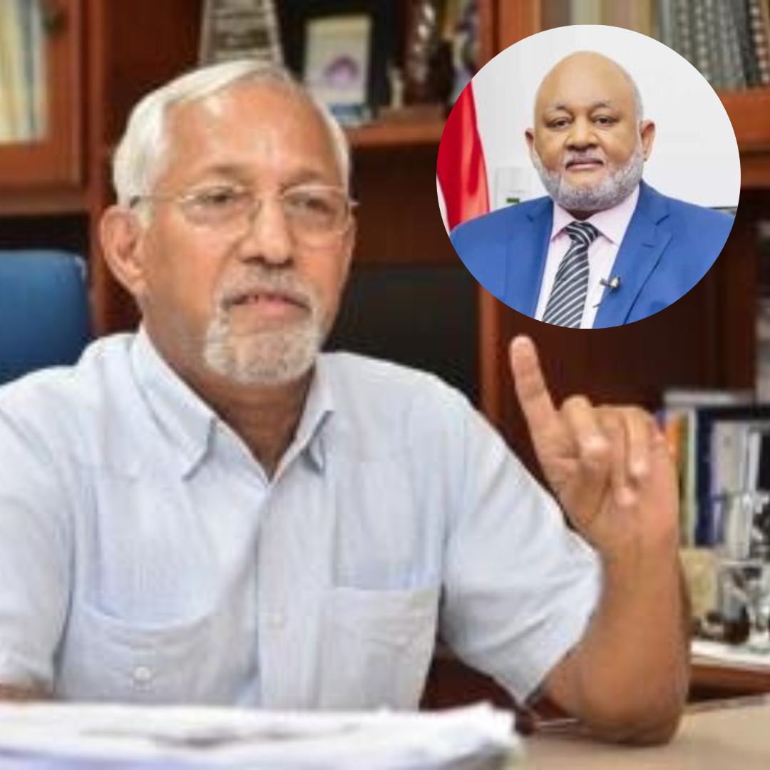 Roberto Fulcar entrega relación de programas y proyectos en marcha a Ángel Hernández