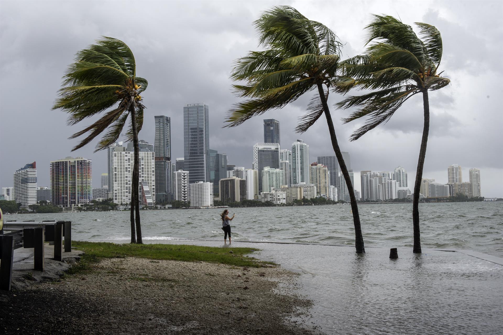 Onda tropical podría convertirse en ciclón en las próximas horas y llegar a RD el martes
