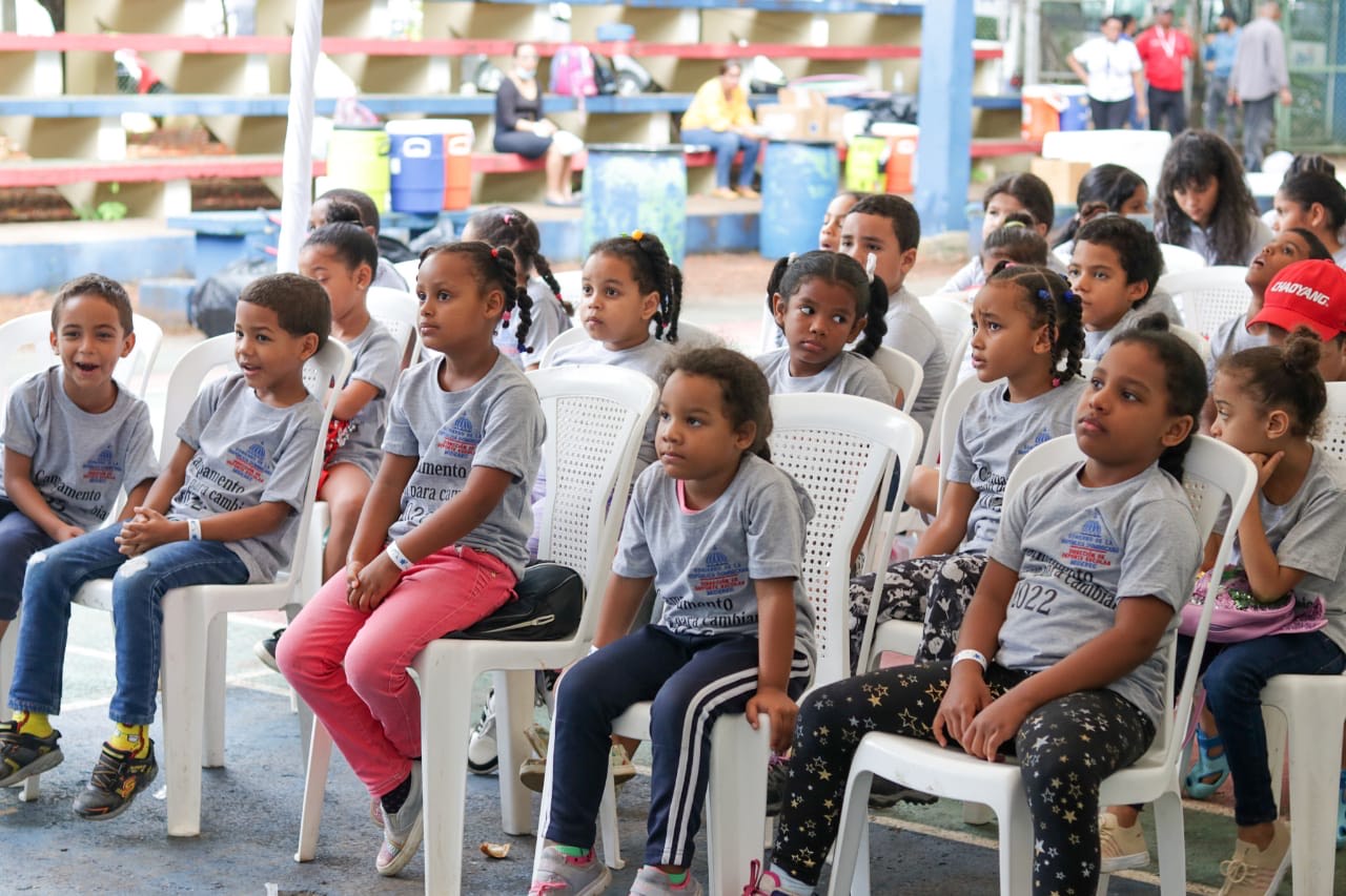 Miderec da inicio al Campamento Infantil Diversión para Cambiar