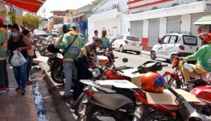 Motoristas denuncian son perseguidos por unidades de la Policía en Barahona