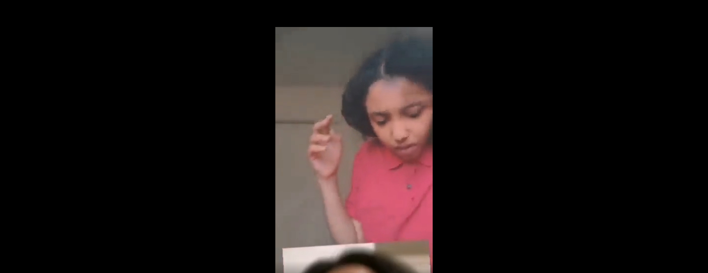Viral: Joven casi se dispara en la cabeza al jugar con un arma
