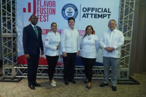 Carlos Peguero, María Marte, Luis Ros, Pamela Gonell y Roberto Henríquez.