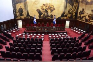Feministas y comunidad LGBT exigen se les tome en cuenta en Código Penal  