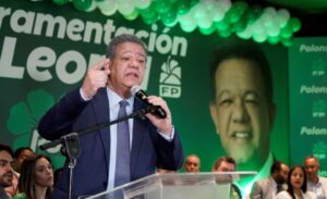 Leonel Fernández califica de incapaces a Luis Abinader y Chú Vásquez