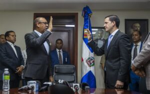 Deligne Ascención juramenta a Hugo Beras como nuevo director del Intrant