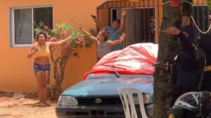 En Nagua hombre perseguido por la DNCD se atrinchera en una casa 