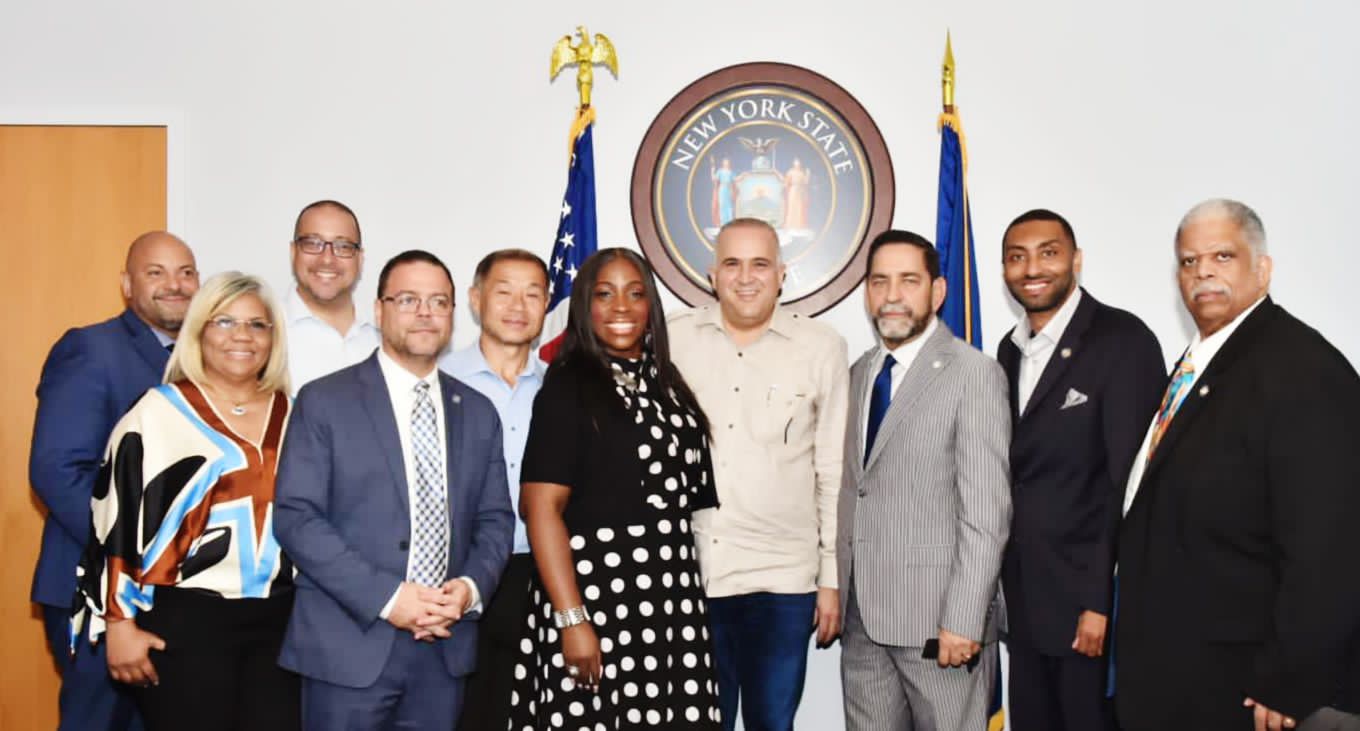 Senador por la provincia María Trinidad Sánchez Alexis Victoria se reúne con senadores de New York