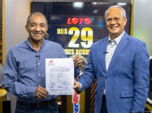 Leidsa entrega certificado de RD$29 MM a ganador de la Loto en Santiago Rodríguez 