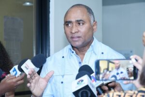 Julito Fulcar es reelecto como vocero del bloque diputados PRM 