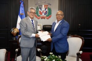 Cámara de Diputados recibe propuesta de modificación al Presupuesto General del Estado
