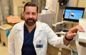 Renuncia Alejandro Báez al Voluntariado del Hospital Padre Billini 