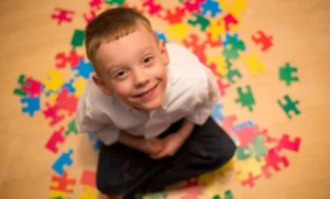 Así pueden las familias ingresar a SeNaSa InTEgrA, el nuevo programa de cobertura para niños con autismo