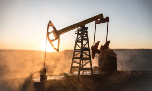 Petróleo de Texas baja un 4 % y cierra en 90,66 dólares el barril 