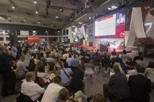 Cardiólogos advierten que clima extremo, tabaco y no dormir dañan el corazón