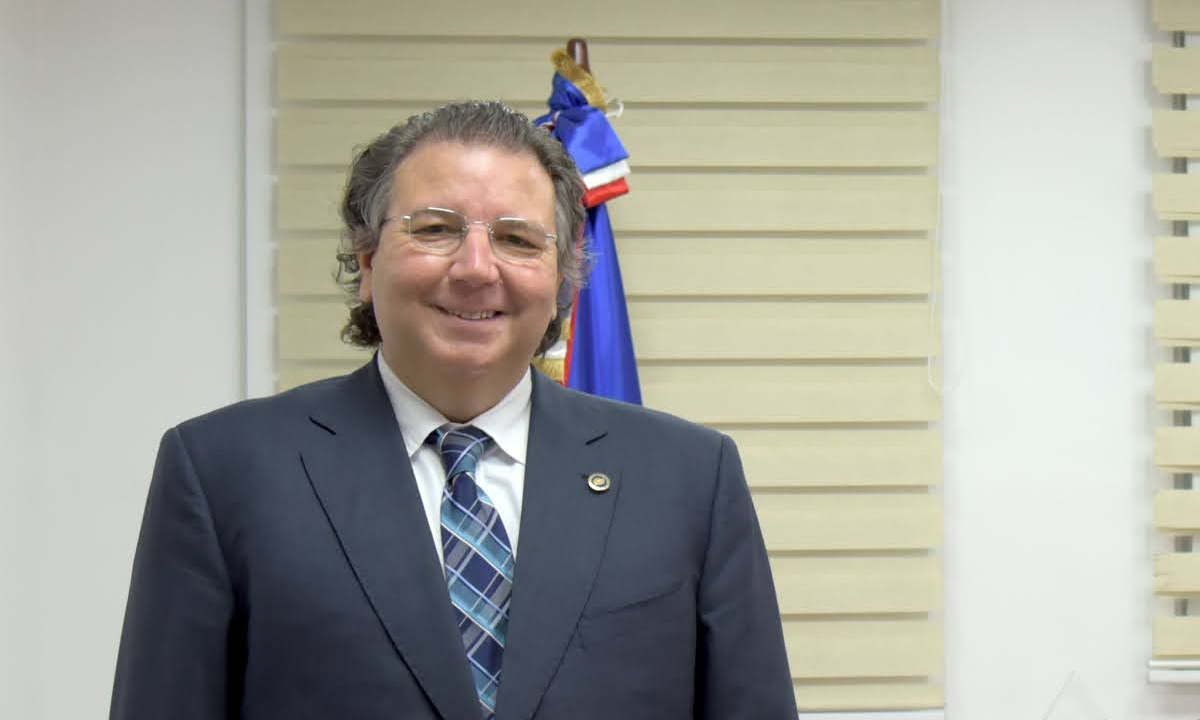 Rafael Velazco Espaillat, superintendente de Electricidad, renuncia a su cargo