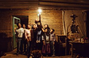 Pueblos rurales de México por fin ven la luz gracias a los paneles solares